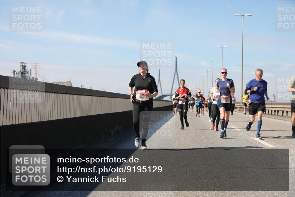 03.10.2025 - Köhlbrandbrückenlauf Yannick Fuchs http://msf.ph/oto/9195129 03.10.2025 11:58:12 Position 3 5691 meine-sportfotos.de