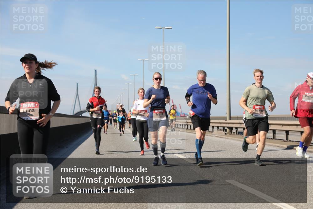 03.10.2025 - Köhlbrandbrückenlauf Yannick Fuchs http://msf.ph/oto/9195133 03.10.2025 11:58:14 Position 3 5691, 5336 meine-sportfotos.de