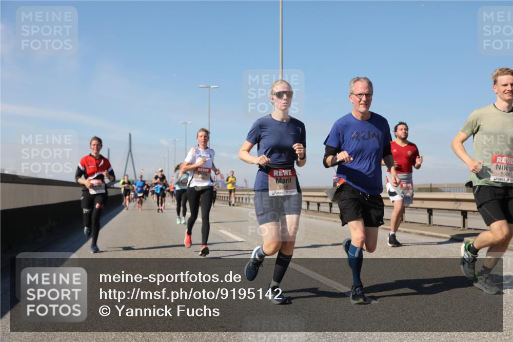 03.10.2025 - Köhlbrandbrückenlauf Yannick Fuchs http://msf.ph/oto/9195142 03.10.2025 11:58:15 Position 3 5906, 5909 meine-sportfotos.de