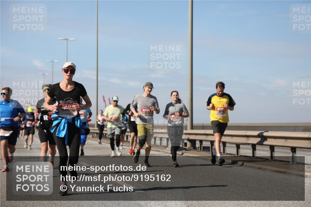 03.10.2025 - Köhlbrandbrückenlauf Yannick Fuchs http://msf.ph/oto/9195162 03.10.2025 11:58:20 Position 3 4746 meine-sportfotos.de