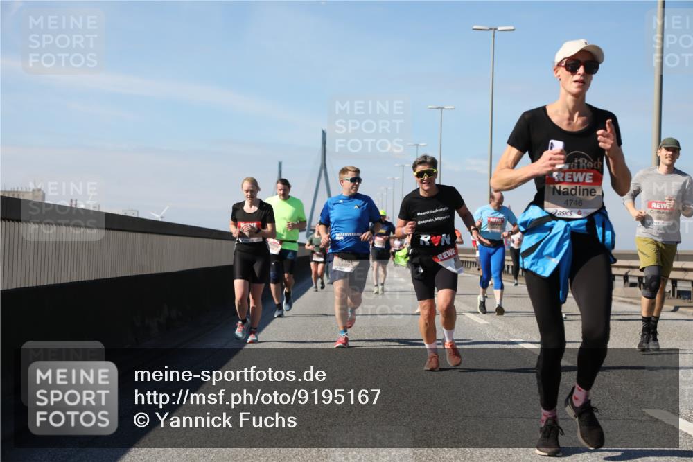 03.10.2025 - Köhlbrandbrückenlauf Yannick Fuchs http://msf.ph/oto/9195167 03.10.2025 11:58:22 Position 3 4672, 4746, 5867 meine-sportfotos.de