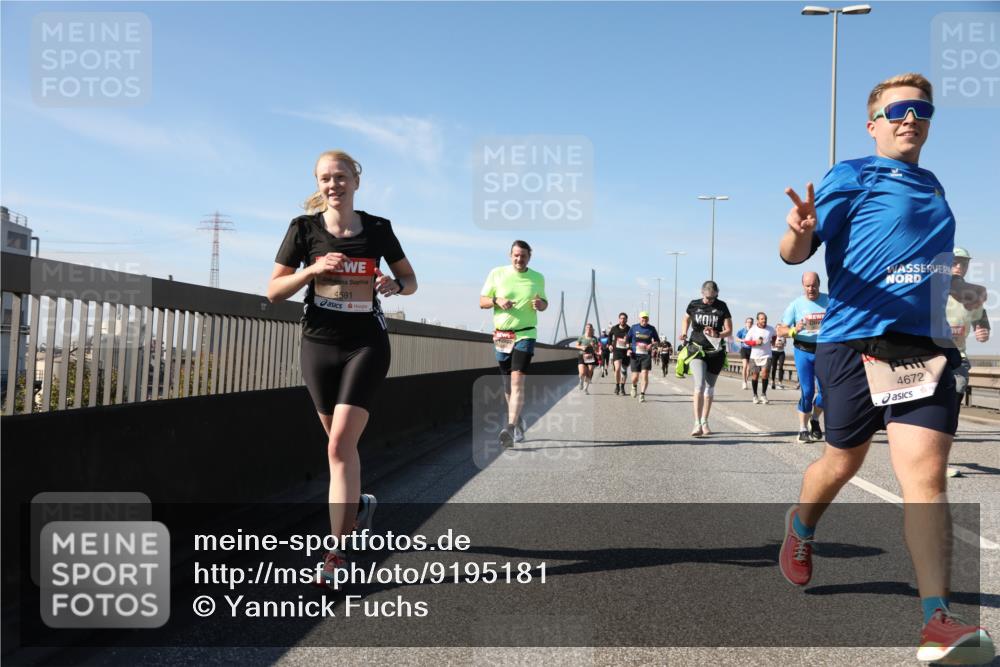 03.10.2025 - Köhlbrandbrückenlauf Yannick Fuchs http://msf.ph/oto/9195181 03.10.2025 11:58:25 Position 3 4591, 4672 meine-sportfotos.de