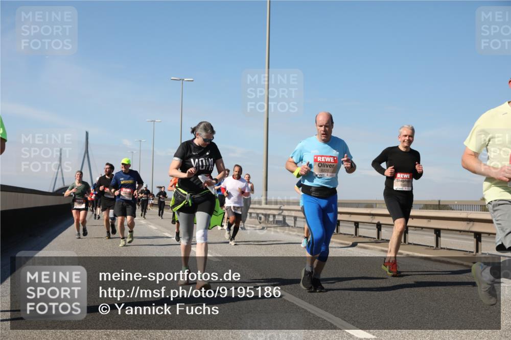 03.10.2025 - Köhlbrandbrückenlauf Yannick Fuchs http://msf.ph/oto/9195186 03.10.2025 11:58:26 Position 3 6225 meine-sportfotos.de