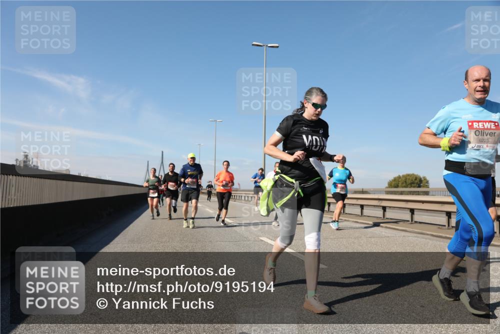 03.10.2025 - Köhlbrandbrückenlauf Yannick Fuchs http://msf.ph/oto/9195194 03.10.2025 11:58:27 Position 3 6225 meine-sportfotos.de