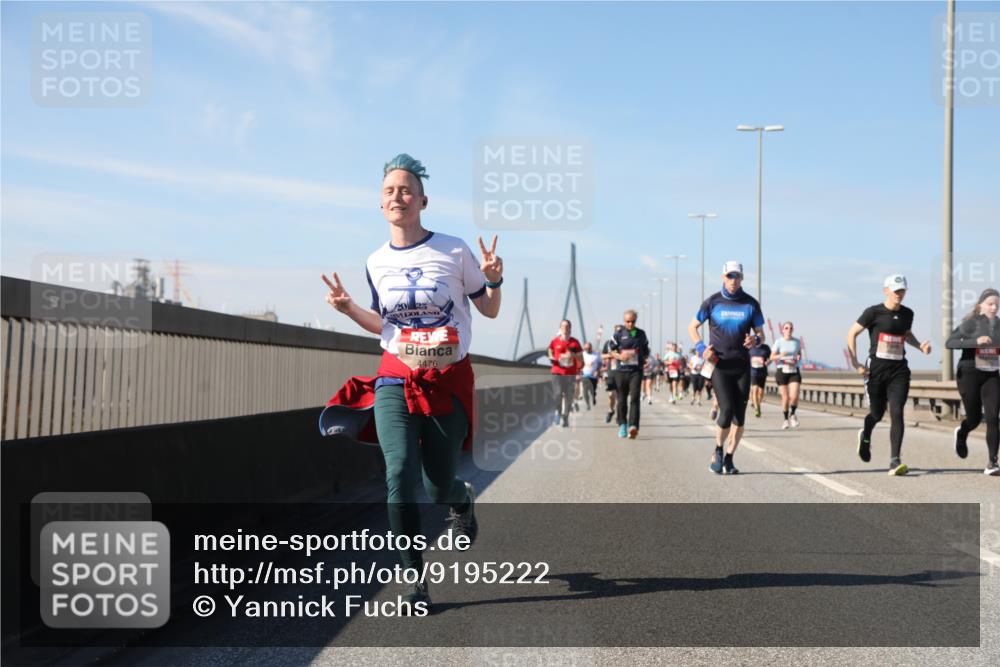 03.10.2025 - Köhlbrandbrückenlauf Yannick Fuchs http://msf.ph/oto/9195222 03.10.2025 11:58:34 Position 3 20, 25, 4476 meine-sportfotos.de