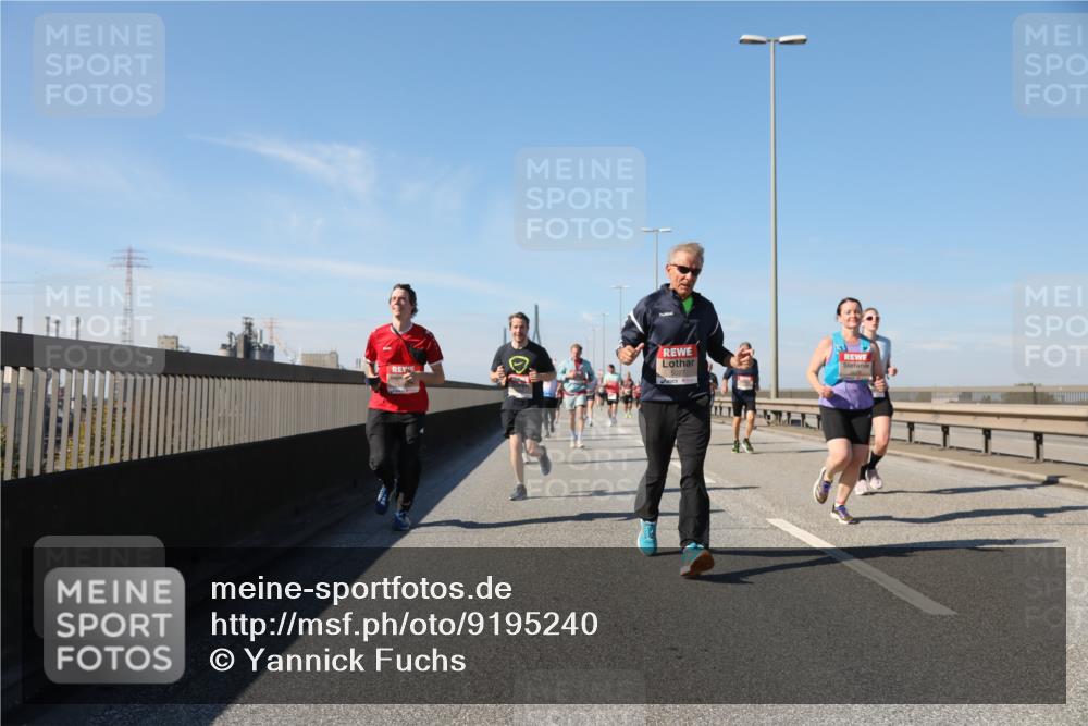 03.10.2025 - Köhlbrandbrückenlauf Yannick Fuchs http://msf.ph/oto/9195240 03.10.2025 11:58:39 Position 3 5027 meine-sportfotos.de