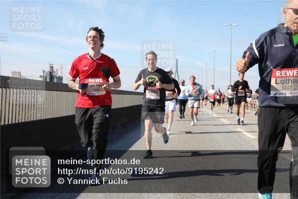 03.10.2025 - Köhlbrandbrückenlauf Yannick Fuchs http://msf.ph/oto/9195242 03.10.2025 11:58:39 Position 3 302, 5943, 4988, 5027 meine-sportfotos.de