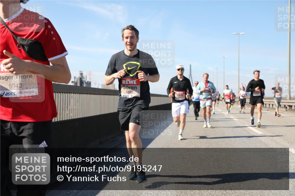 03.10.2025 - Köhlbrandbrückenlauf Yannick Fuchs http://msf.ph/oto/9195247 03.10.2025 11:58:40 Position 3 5943, 4988 meine-sportfotos.de