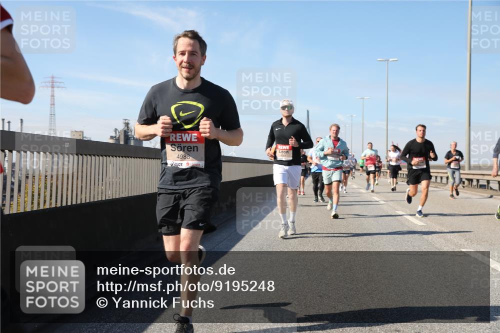 03.10.2025 - Köhlbrandbrückenlauf Yannick Fuchs http://msf.ph/oto/9195248 03.10.2025 11:58:40 Position 3 4988 meine-sportfotos.de