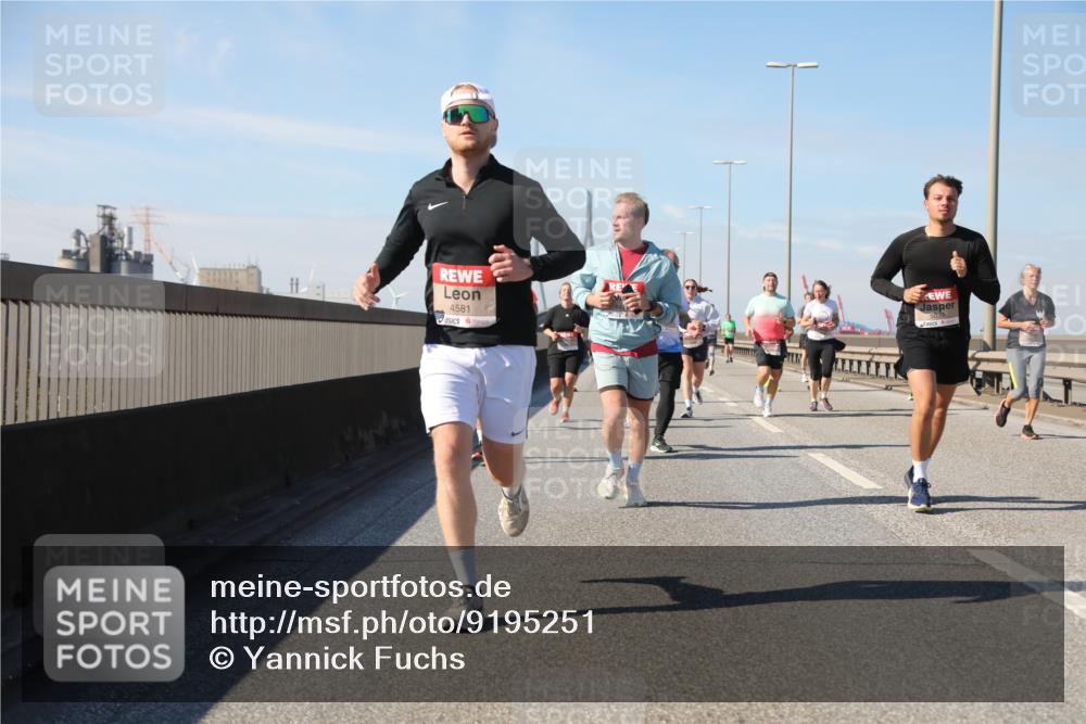 03.10.2025 - Köhlbrandbrückenlauf Yannick Fuchs http://msf.ph/oto/9195251 03.10.2025 11:58:41 Position 3 4581, 5033 meine-sportfotos.de