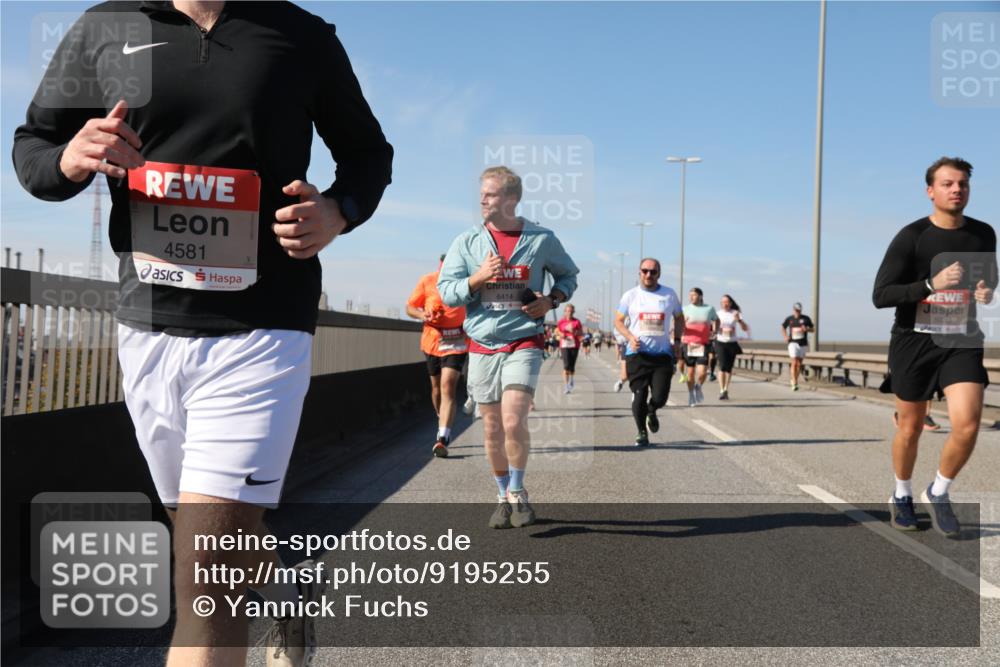 03.10.2025 - Köhlbrandbrückenlauf Yannick Fuchs http://msf.ph/oto/9195255 03.10.2025 11:58:43 Position 3 4581, 6414 meine-sportfotos.de
