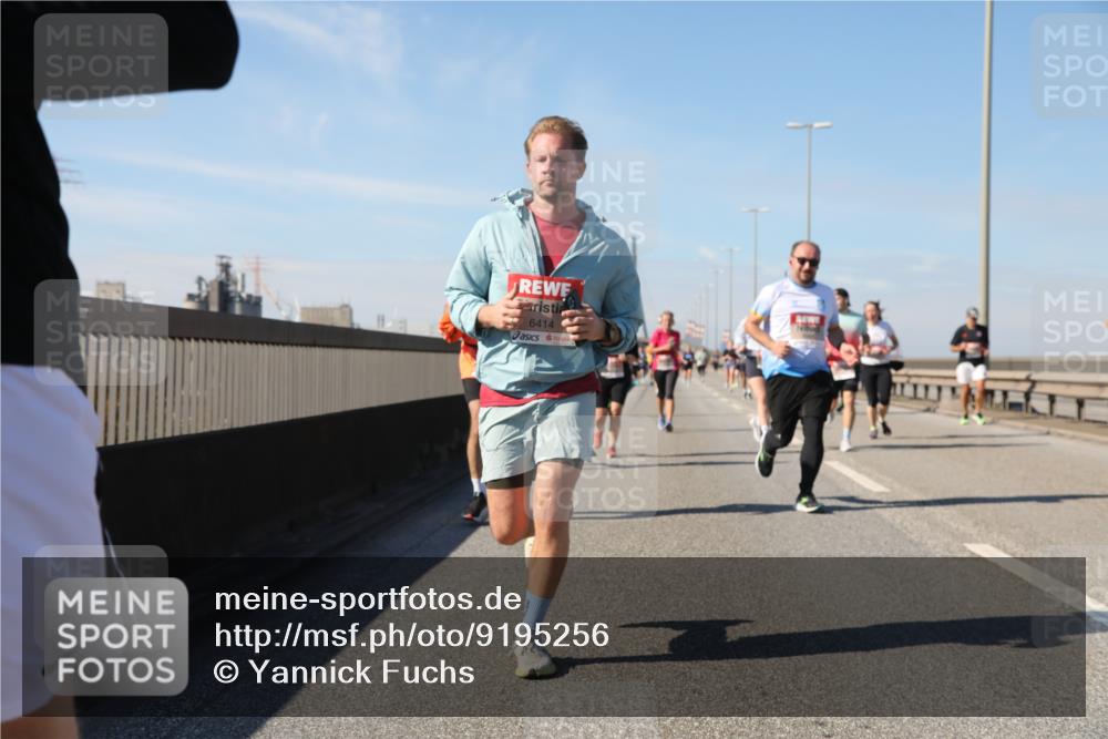 03.10.2025 - Köhlbrandbrückenlauf Yannick Fuchs http://msf.ph/oto/9195256 03.10.2025 11:58:43 Position 3 6414 meine-sportfotos.de