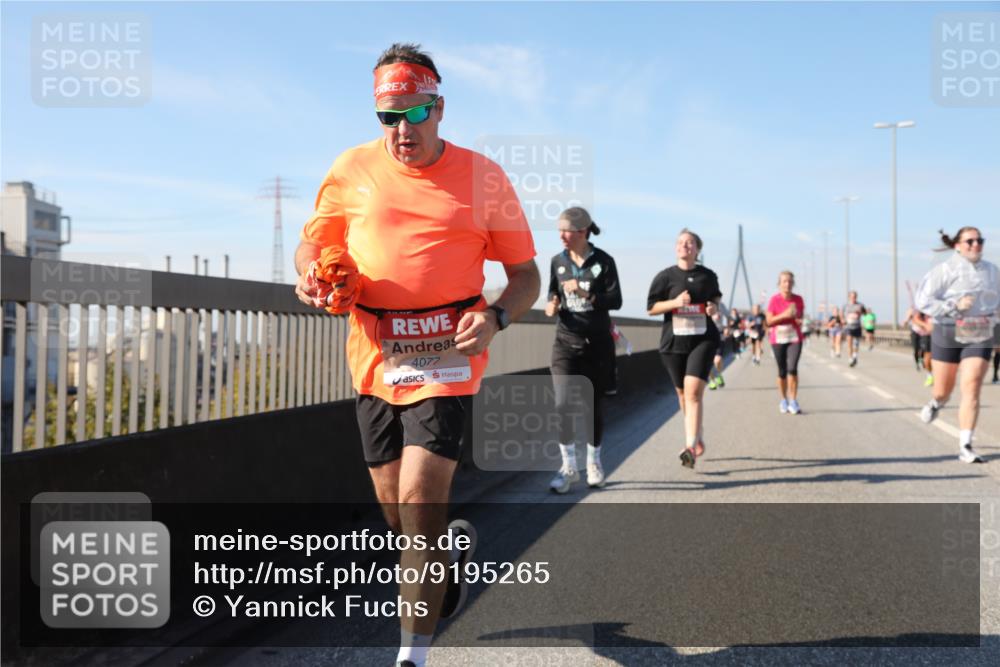 03.10.2025 - Köhlbrandbrückenlauf Yannick Fuchs http://msf.ph/oto/9195265 03.10.2025 11:58:45 Position 3 4077 meine-sportfotos.de