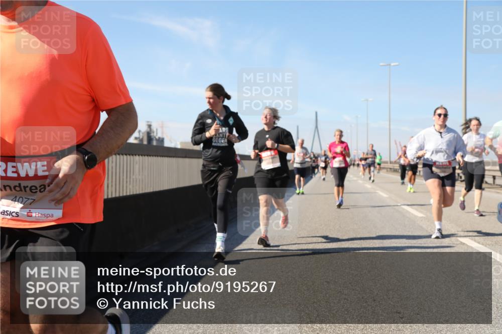 03.10.2025 - Köhlbrandbrückenlauf Yannick Fuchs http://msf.ph/oto/9195267 03.10.2025 11:58:45 Position 3 4077 meine-sportfotos.de