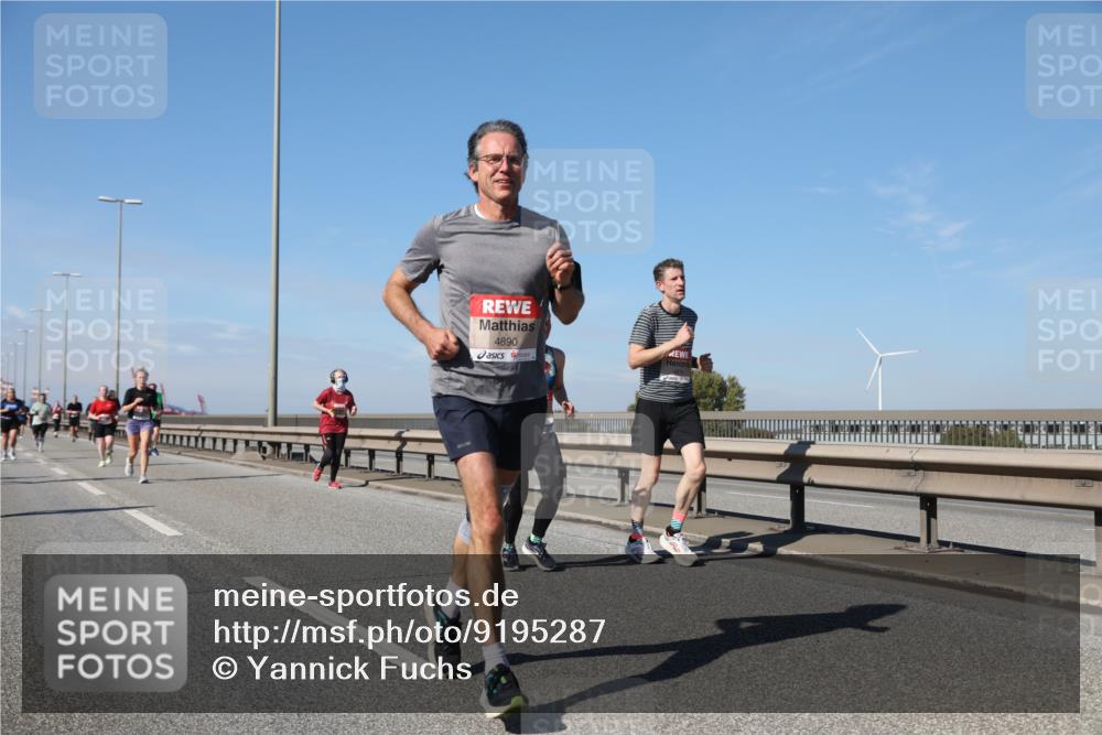 03.10.2025 - Köhlbrandbrückenlauf Yannick Fuchs http://msf.ph/oto/9195287 03.10.2025 11:58:52 Position 3 4890 meine-sportfotos.de