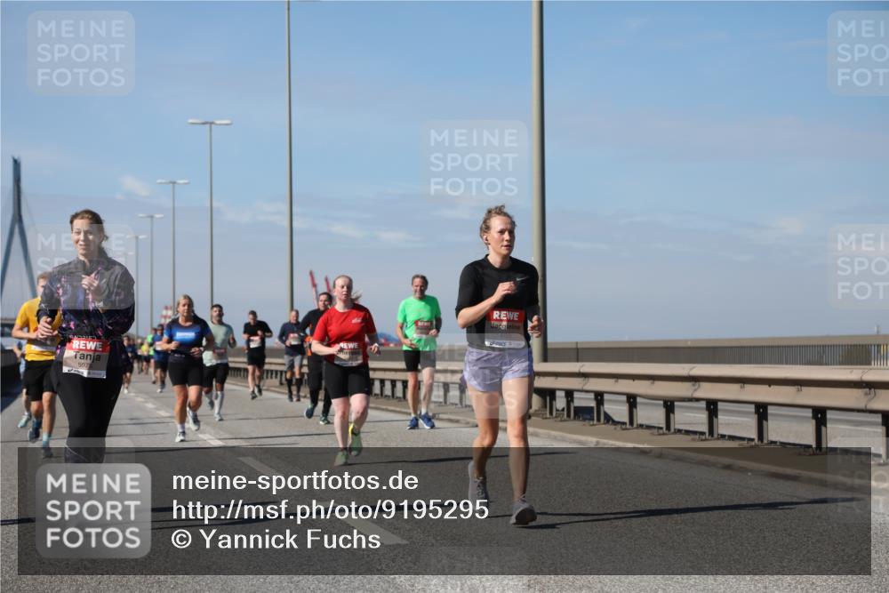 03.10.2025 - Köhlbrandbrückenlauf Yannick Fuchs http://msf.ph/oto/9195295 03.10.2025 11:58:54 Position 3 5975, 4691 meine-sportfotos.de