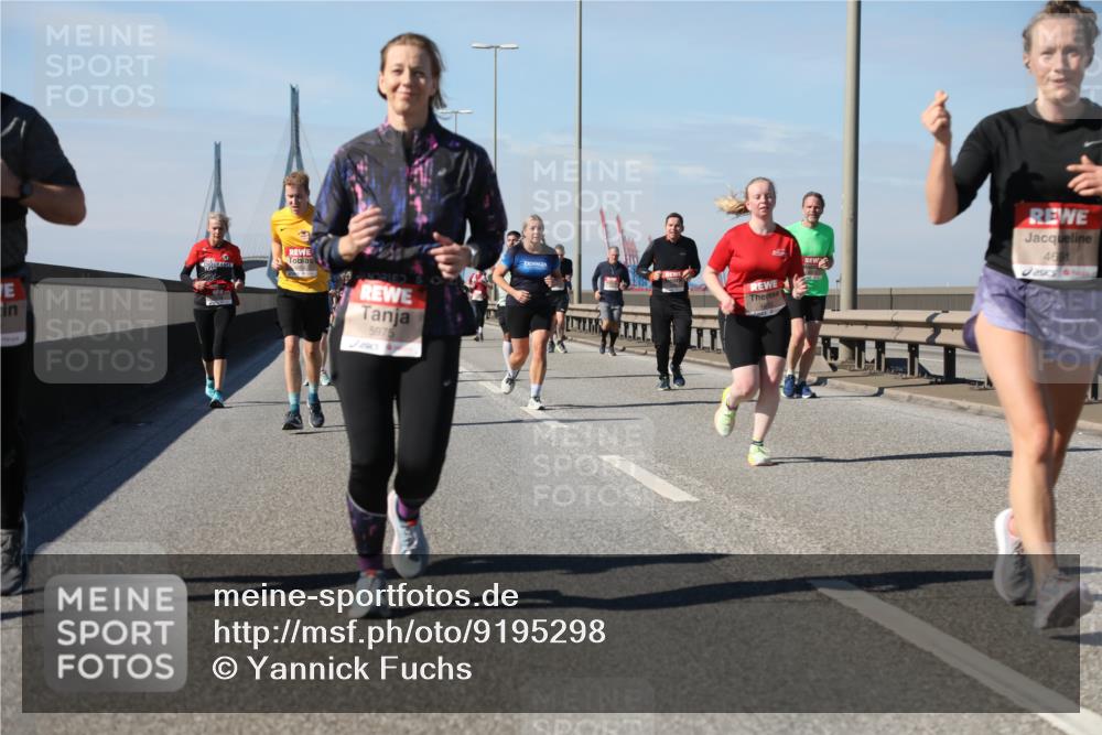 03.10.2025 - Köhlbrandbrückenlauf Yannick Fuchs http://msf.ph/oto/9195298 03.10.2025 11:58:56 Position 3 5975, 4691 meine-sportfotos.de