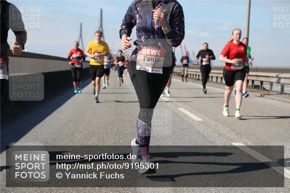 03.10.2025 - Köhlbrandbrückenlauf Yannick Fuchs http://msf.ph/oto/9195301 03.10.2025 11:58:57 Position 3 5975 meine-sportfotos.de