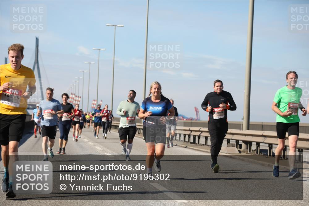 03.10.2025 - Köhlbrandbrückenlauf Yannick Fuchs http://msf.ph/oto/9195302 03.10.2025 11:58:58 Position 3 4565 meine-sportfotos.de