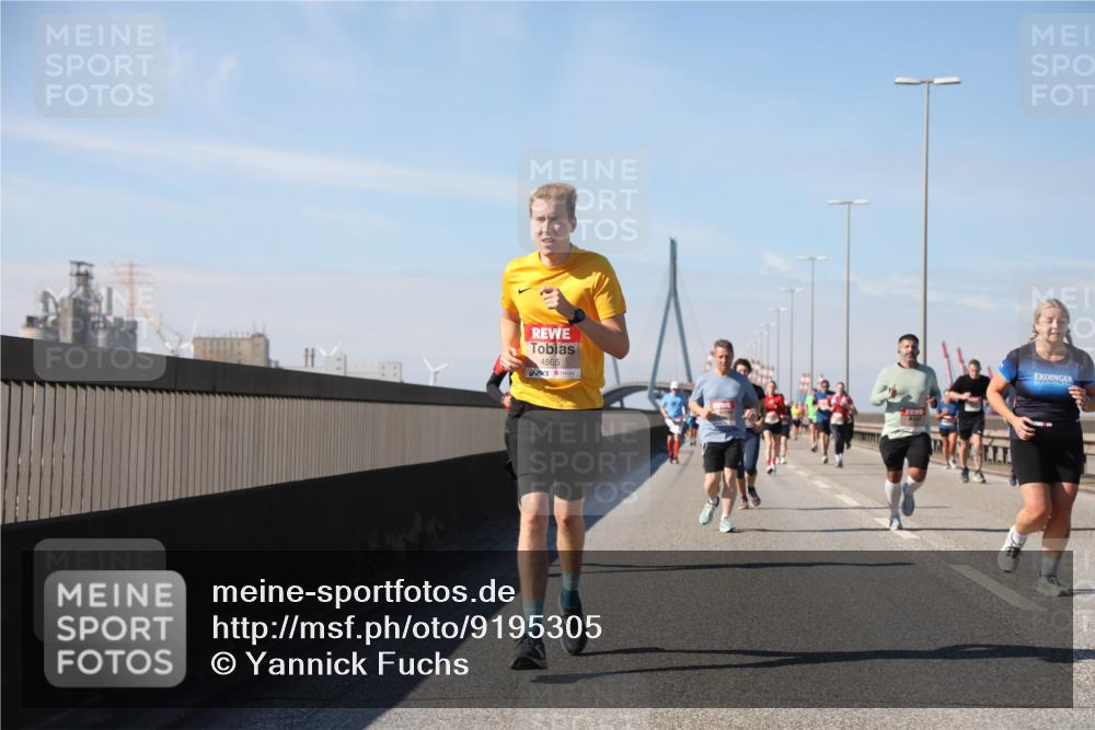 03.10.2025 - Köhlbrandbrückenlauf Yannick Fuchs http://msf.ph/oto/9195305 03.10.2025 11:58:59 Position 3 4565 meine-sportfotos.de