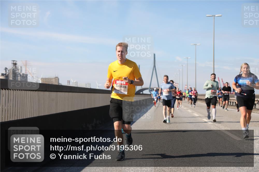 03.10.2025 - Köhlbrandbrückenlauf Yannick Fuchs http://msf.ph/oto/9195306 03.10.2025 11:58:59 Position 3 4565 meine-sportfotos.de