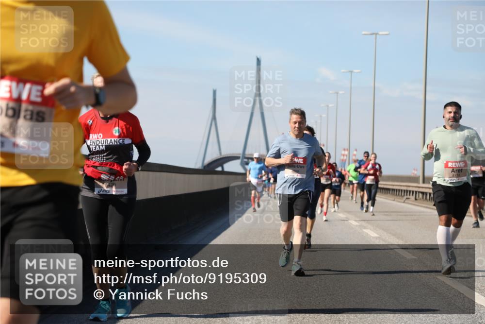 03.10.2025 - Köhlbrandbrückenlauf Yannick Fuchs http://msf.ph/oto/9195309 03.10.2025 11:59:00 Position 3 4889, 5178 meine-sportfotos.de