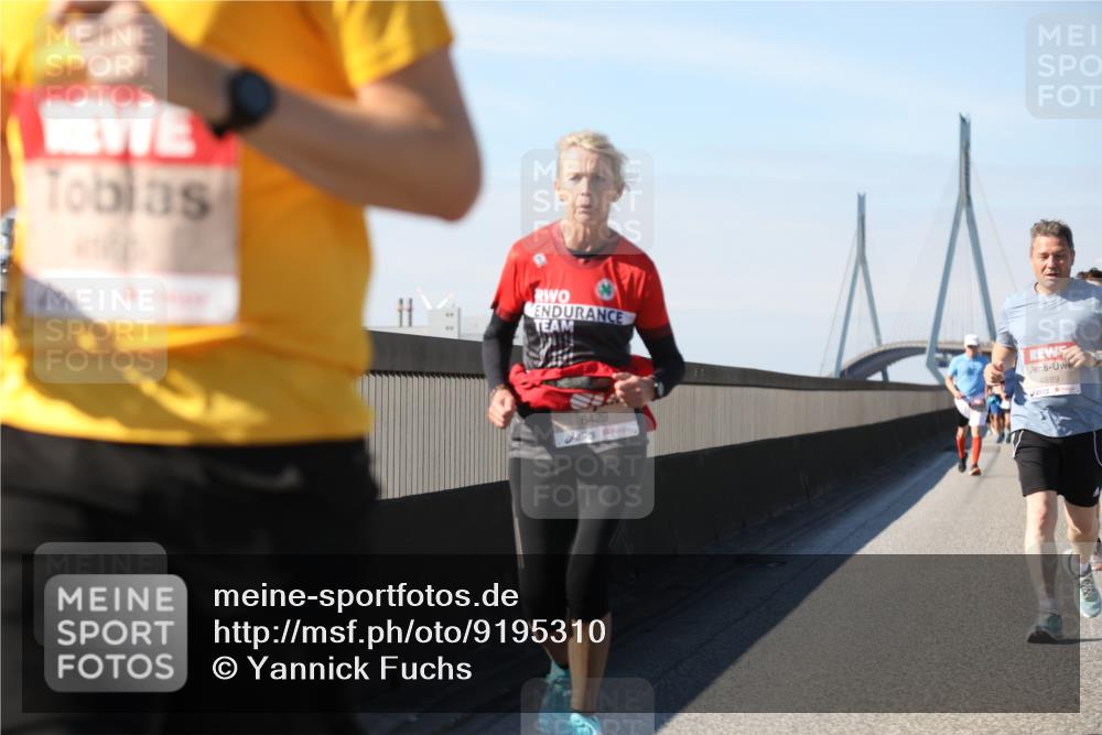 03.10.2025 - Köhlbrandbrückenlauf Yannick Fuchs http://msf.ph/oto/9195310 03.10.2025 11:59:01 Position 3 4, 6429, 4889 meine-sportfotos.de