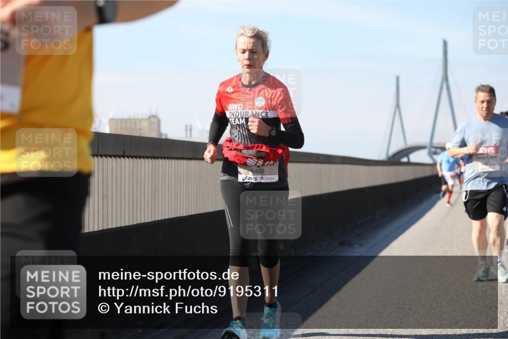 03.10.2025 - Köhlbrandbrückenlauf Yannick Fuchs http://msf.ph/oto/9195311 03.10.2025 11:59:01 Position 3 6429, 89 meine-sportfotos.de
