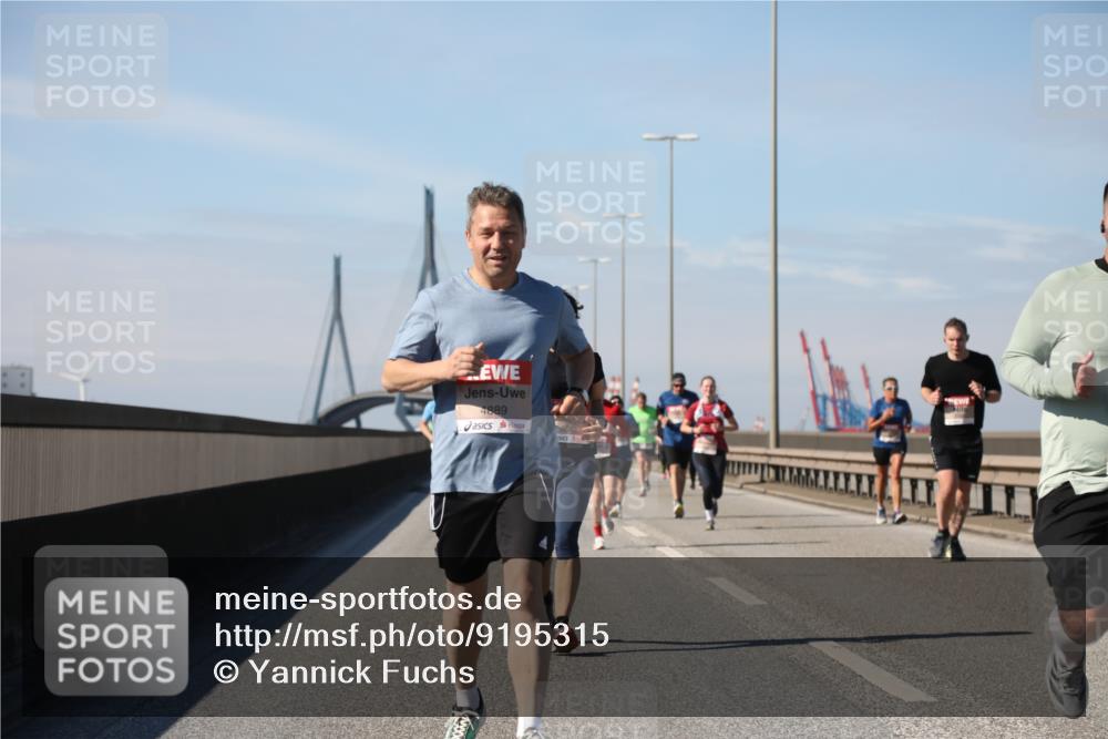03.10.2025 - Köhlbrandbrückenlauf Yannick Fuchs http://msf.ph/oto/9195315 03.10.2025 11:59:02 Position 3 4889 meine-sportfotos.de