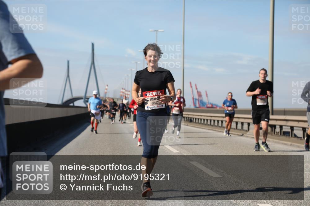 03.10.2025 - Köhlbrandbrückenlauf Yannick Fuchs http://msf.ph/oto/9195321 03.10.2025 11:59:04 Position 3 6040 meine-sportfotos.de