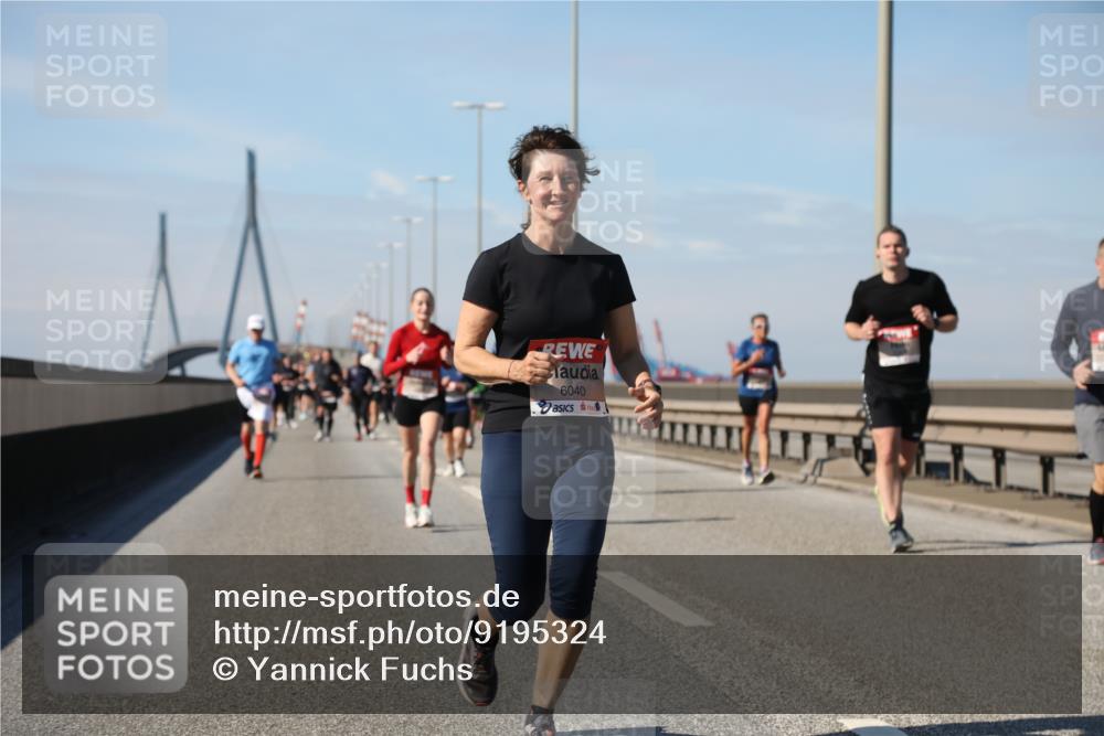 03.10.2025 - Köhlbrandbrückenlauf Yannick Fuchs http://msf.ph/oto/9195324 03.10.2025 11:59:04 Position 3 6040 meine-sportfotos.de