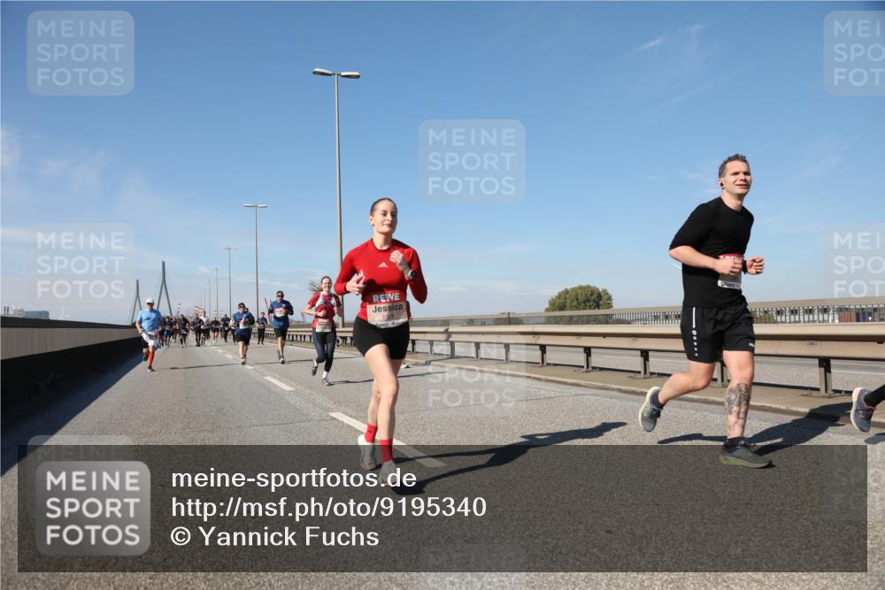 03.10.2025 - Köhlbrandbrückenlauf Yannick Fuchs http://msf.ph/oto/9195340 03.10.2025 11:59:08 Position 3 4829 meine-sportfotos.de
