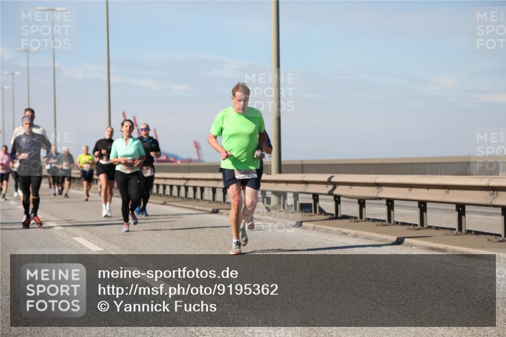03.10.2025 - Köhlbrandbrückenlauf Yannick Fuchs http://msf.ph/oto/9195362 03.10.2025 11:59:14 Position 3  meine-sportfotos.de