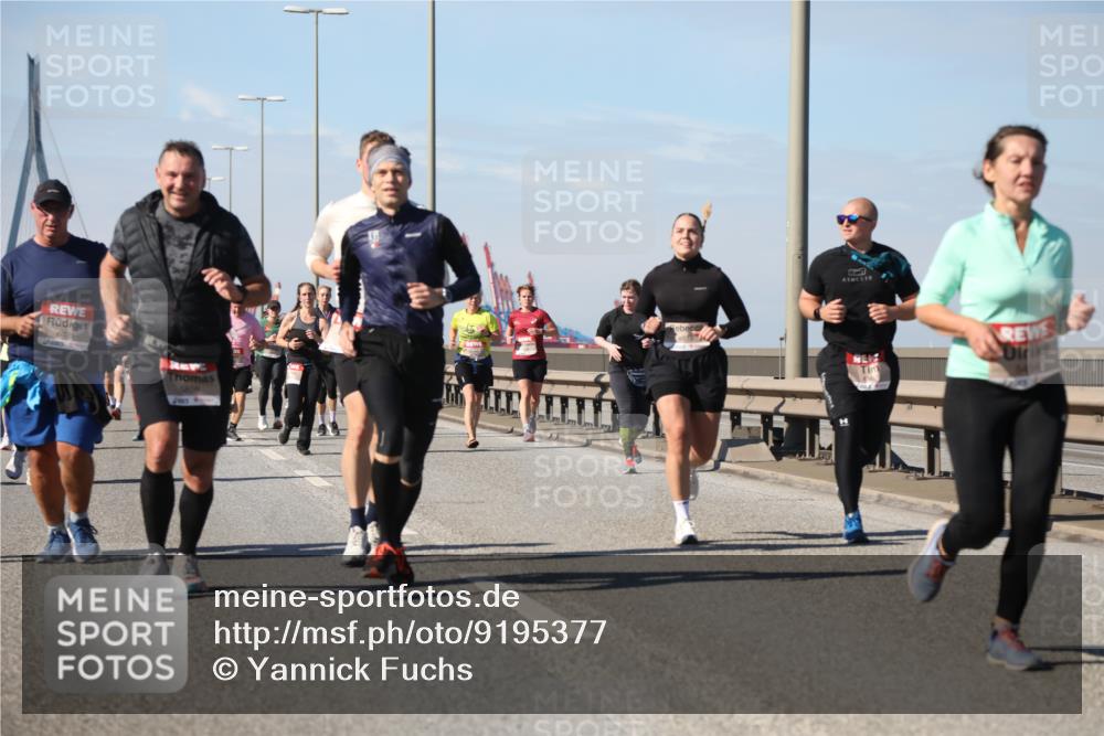 03.10.2025 - Köhlbrandbrückenlauf Yannick Fuchs http://msf.ph/oto/9195377 03.10.2025 11:59:18 Position 3 5858, 5454 meine-sportfotos.de