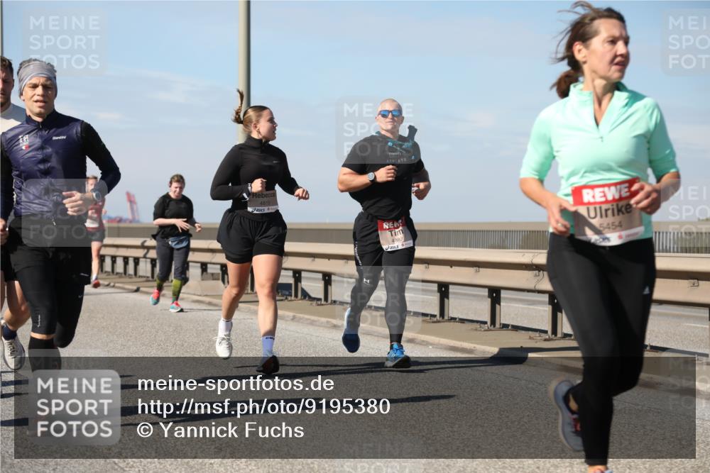 03.10.2025 - Köhlbrandbrückenlauf Yannick Fuchs http://msf.ph/oto/9195380 03.10.2025 11:59:19 Position 3 4819, 4882, 5454 meine-sportfotos.de