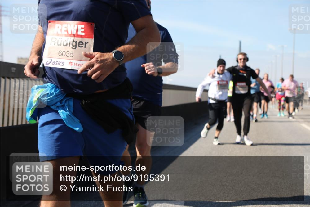 03.10.2025 - Köhlbrandbrückenlauf Yannick Fuchs http://msf.ph/oto/9195391 03.10.2025 11:59:22 Position 3 6035 meine-sportfotos.de