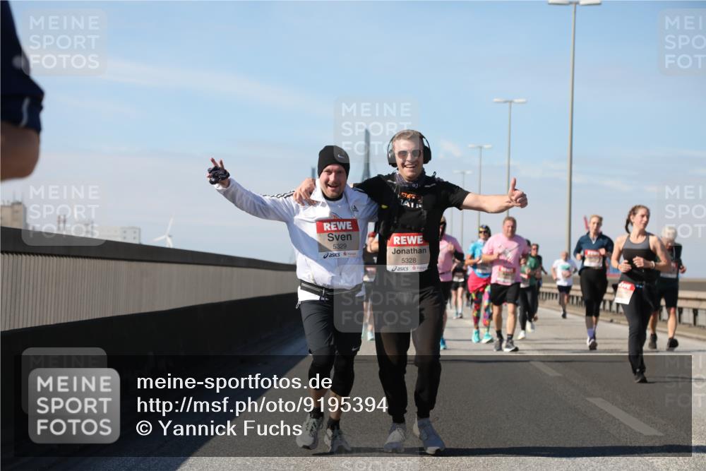 03.10.2025 - Köhlbrandbrückenlauf Yannick Fuchs http://msf.ph/oto/9195394 03.10.2025 11:59:23 Position 3 5329, 5328 meine-sportfotos.de