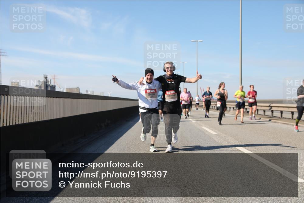 03.10.2025 - Köhlbrandbrückenlauf Yannick Fuchs http://msf.ph/oto/9195397 03.10.2025 11:59:24 Position 3  meine-sportfotos.de