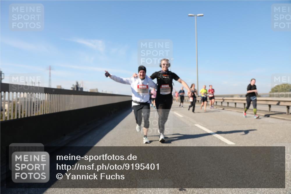 03.10.2025 - Köhlbrandbrückenlauf Yannick Fuchs http://msf.ph/oto/9195401 03.10.2025 11:59:24 Position 3  meine-sportfotos.de