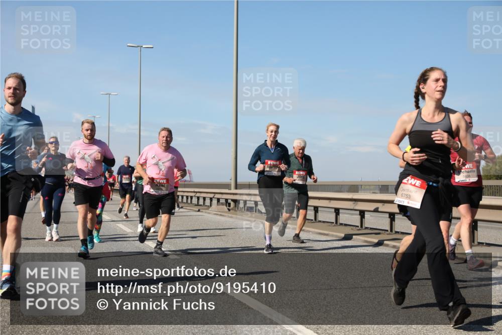 03.10.2025 - Köhlbrandbrückenlauf Yannick Fuchs http://msf.ph/oto/9195410 03.10.2025 11:59:27 Position 3 6753, 5838 meine-sportfotos.de