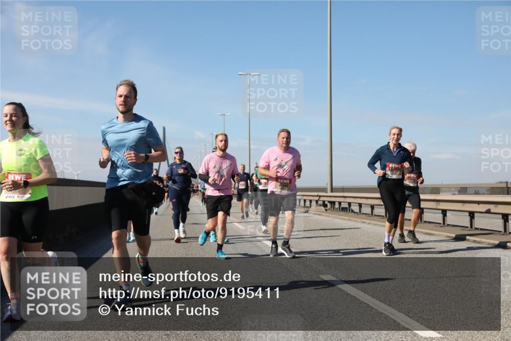 03.10.2025 - Köhlbrandbrückenlauf Yannick Fuchs http://msf.ph/oto/9195411 03.10.2025 11:59:27 Position 3  meine-sportfotos.de