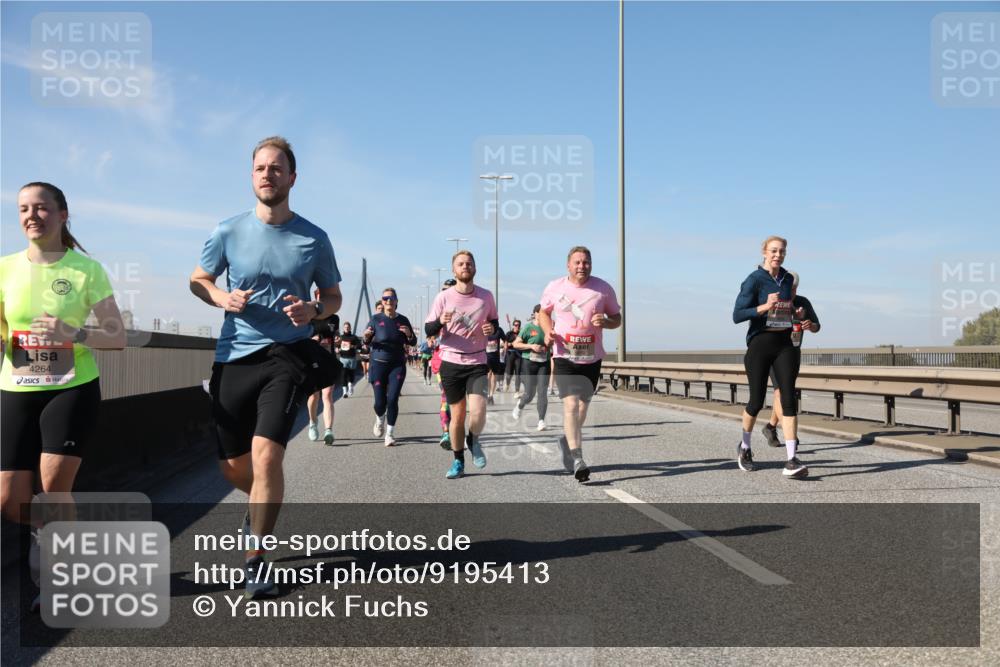 03.10.2025 - Köhlbrandbrückenlauf Yannick Fuchs http://msf.ph/oto/9195413 03.10.2025 11:59:28 Position 3 4264 meine-sportfotos.de