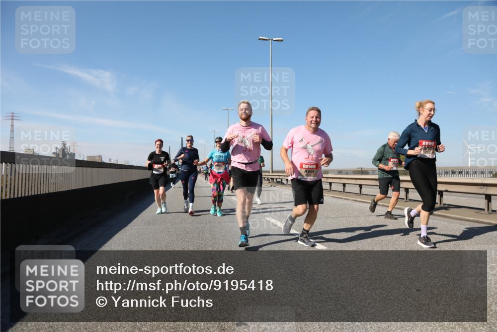 03.10.2025 - Köhlbrandbrückenlauf Yannick Fuchs http://msf.ph/oto/9195418 03.10.2025 11:59:29 Position 3 5873 meine-sportfotos.de