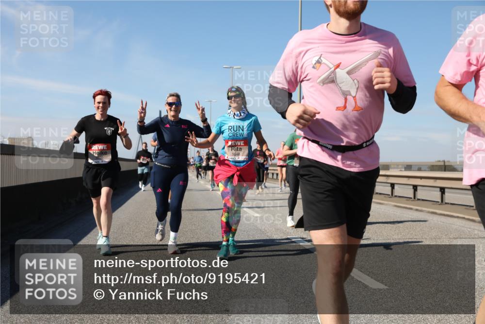 03.10.2025 - Köhlbrandbrückenlauf Yannick Fuchs http://msf.ph/oto/9195421 03.10.2025 11:59:30 Position 3 5648 meine-sportfotos.de