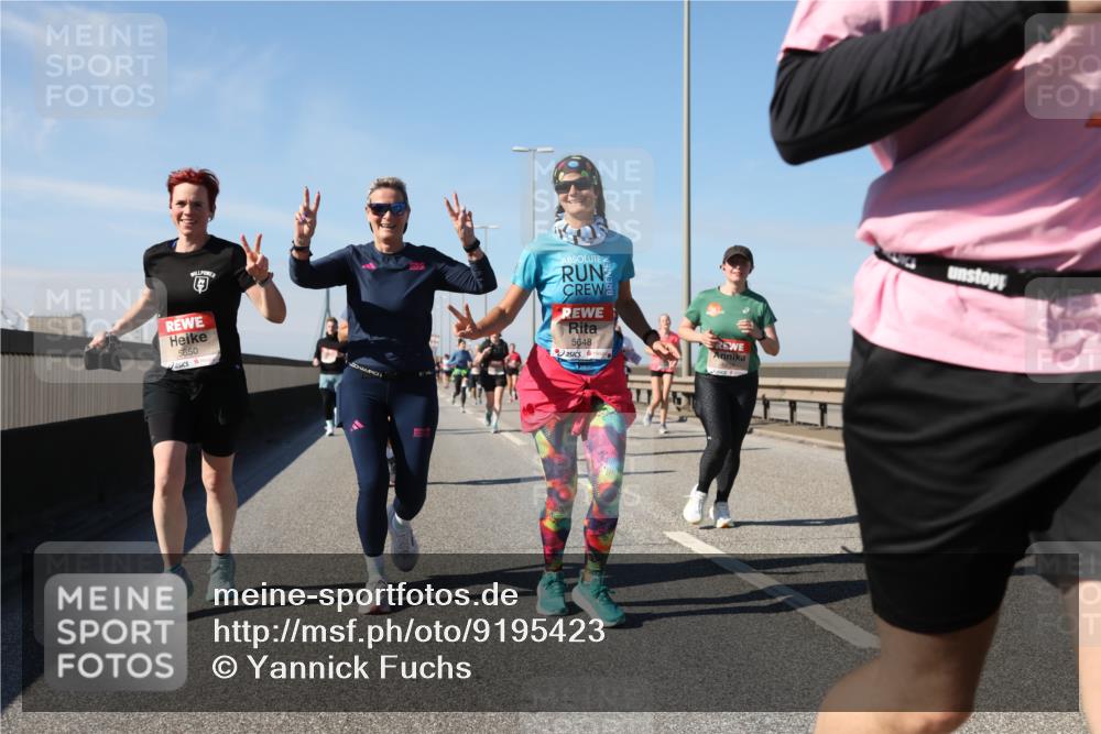 03.10.2025 - Köhlbrandbrückenlauf Yannick Fuchs http://msf.ph/oto/9195423 03.10.2025 11:59:30 Position 3 5650, 5648 meine-sportfotos.de