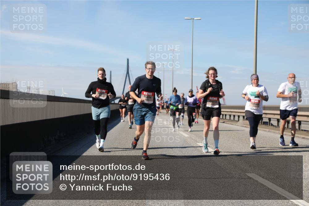 03.10.2025 - Köhlbrandbrückenlauf Yannick Fuchs http://msf.ph/oto/9195436 03.10.2025 11:59:34 Position 3 6500 meine-sportfotos.de