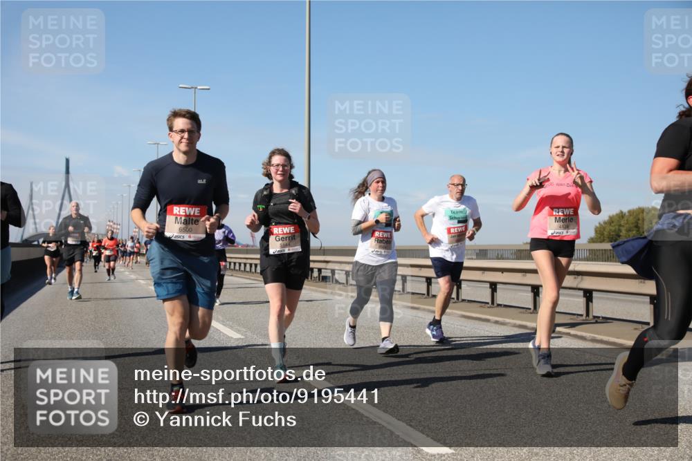 03.10.2025 - Köhlbrandbrückenlauf Yannick Fuchs http://msf.ph/oto/9195441 03.10.2025 11:59:35 Position 3 6500, 5144, 4139 meine-sportfotos.de