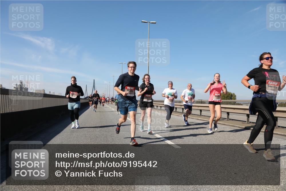 03.10.2025 - Köhlbrandbrückenlauf Yannick Fuchs http://msf.ph/oto/9195442 03.10.2025 11:59:35 Position 3 6136 meine-sportfotos.de