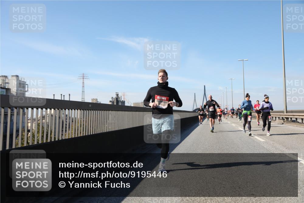03.10.2025 - Köhlbrandbrückenlauf Yannick Fuchs http://msf.ph/oto/9195446 03.10.2025 11:59:36 Position 3 1, 43 meine-sportfotos.de