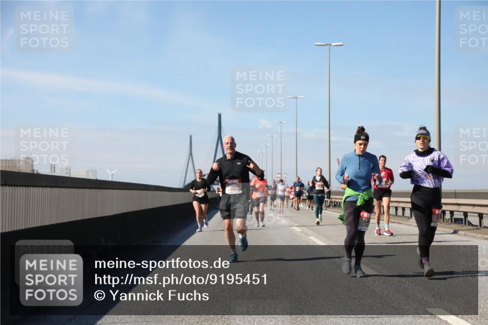 03.10.2025 - Köhlbrandbrückenlauf Yannick Fuchs http://msf.ph/oto/9195451 03.10.2025 11:59:37 Position 3  meine-sportfotos.de